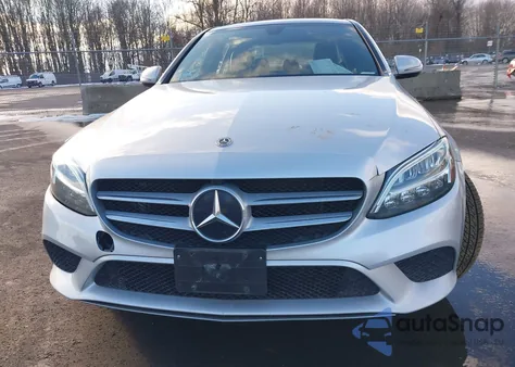 2019 Mercedes-Benz C 300 4Matic из США, поврежденный, VIN 55SWF8EB2KU290598